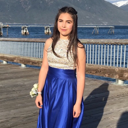 Maya Oakley's younger sister, Willow Oakley